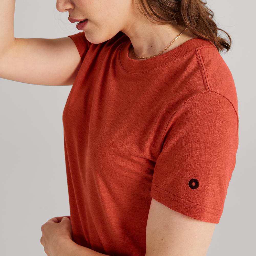 Allbirds Women\'s T-Shirt Red - TrinoXO™ Classic Fit - 52139VSTH